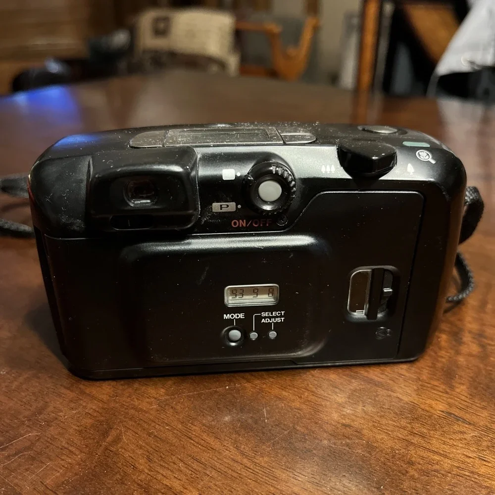 PENTAX IQZOOM 120 DATE 35MM AUTOFOCUS CAMERA WITH 38-120 ZOOM LENS, IN BOX